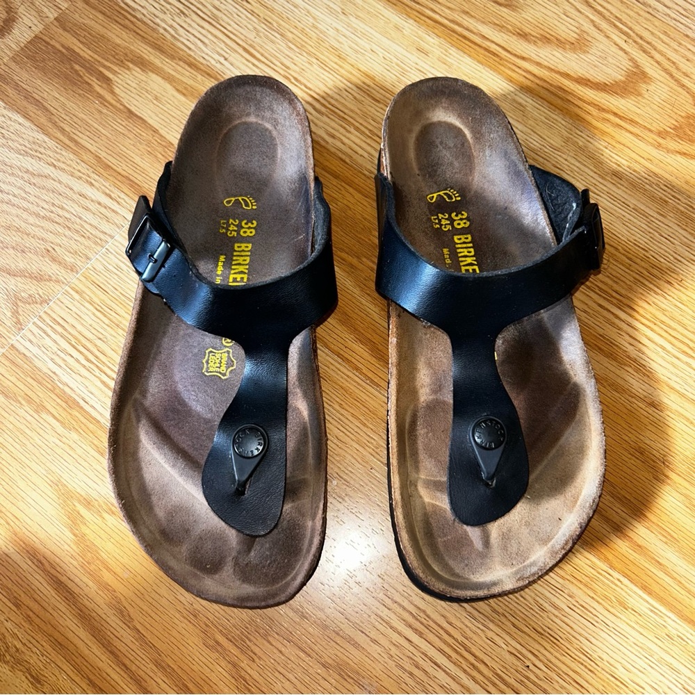 Birkenstock thong sandals sz 38 (7.5)